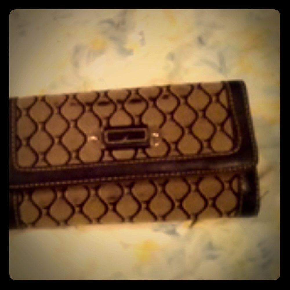 Nine west wallet